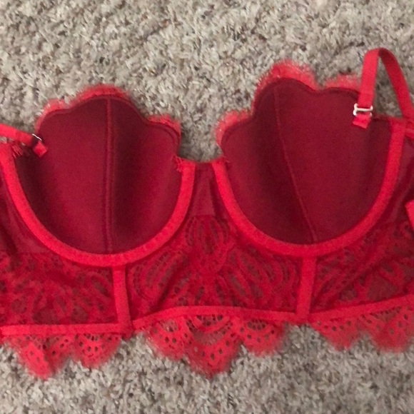 Victoria Secret Red Padded Lace Crop Top - Picture 3 of 3